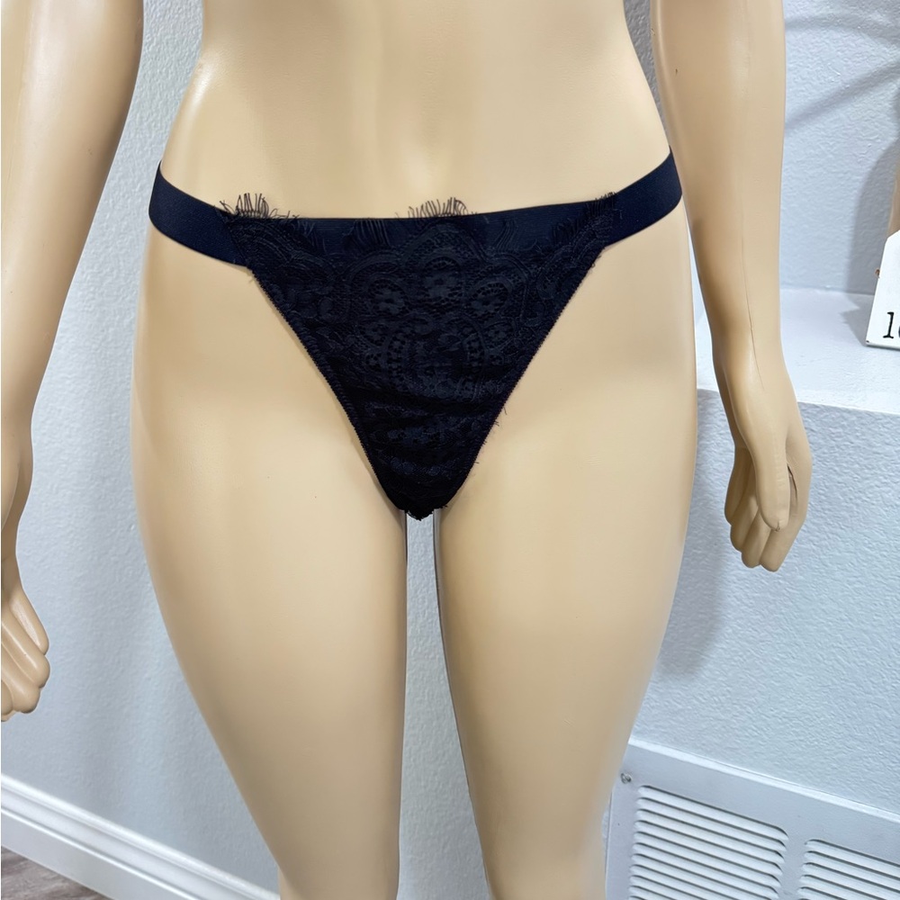 Stylestalker Jolee Black Thong Women's Floral Size S Small NWT